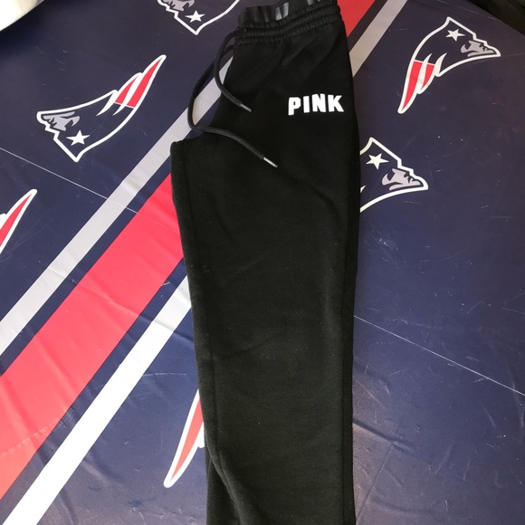 SOLD 🥳 Victoria Secret Pink Outfit - Picture 5 of 6